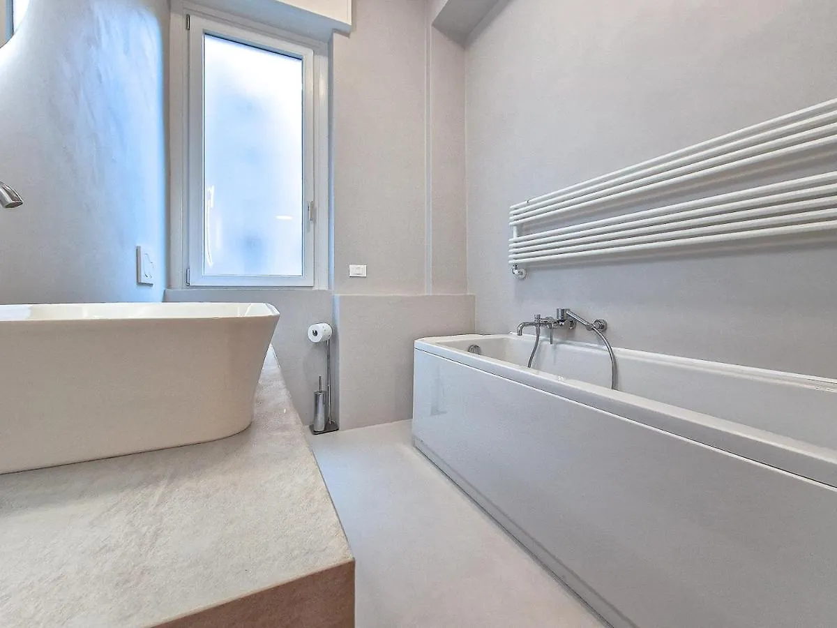 Charme On The Bridge - City Center Verona Appartement