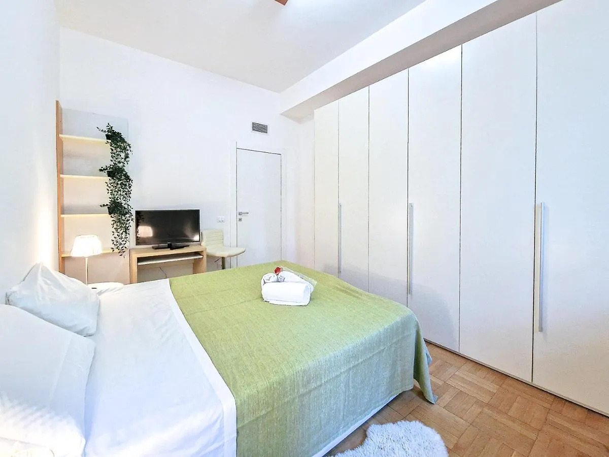 Charme On The Bridge - City Center Verona Appartement
