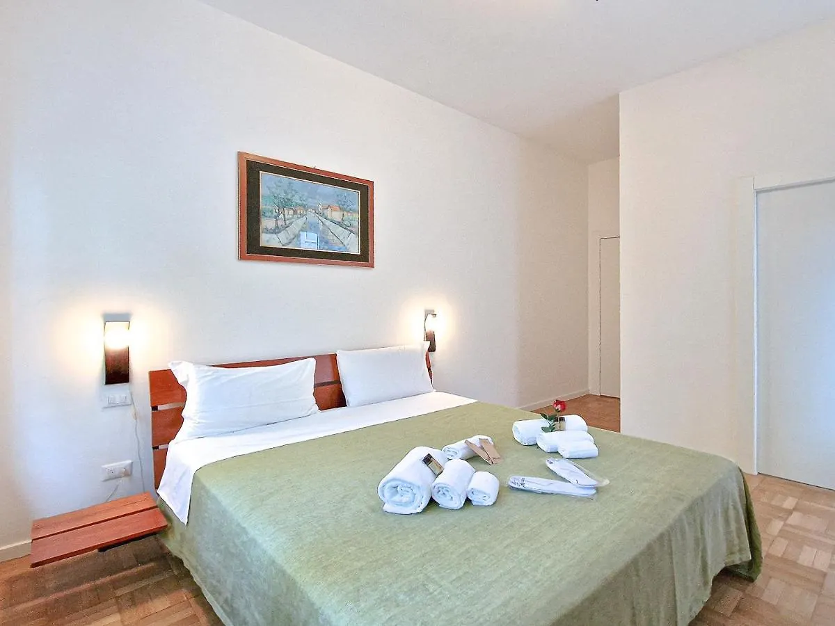 Appartement Charme On The Bridge - City Center Verona