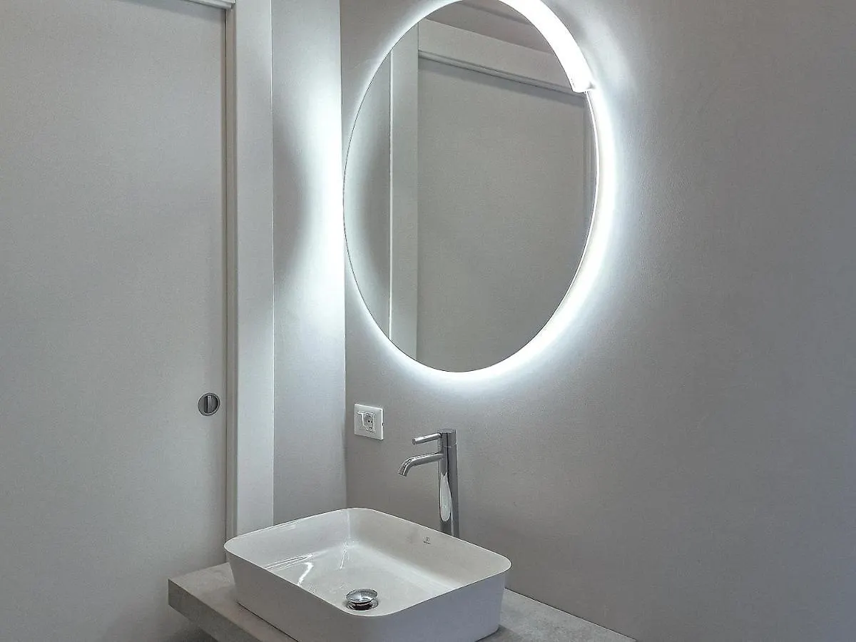 Apartment Charme On The Bridge - City Center Verona Italy